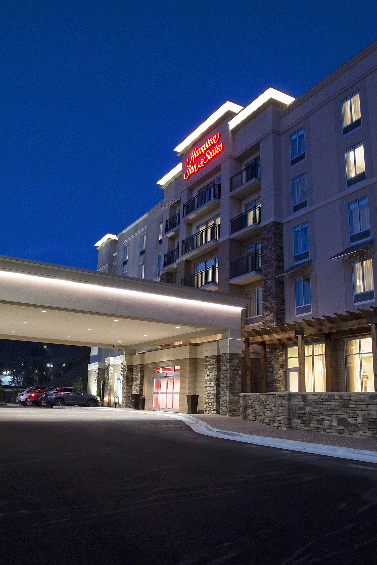 Hampton Inn & Suites Exterior